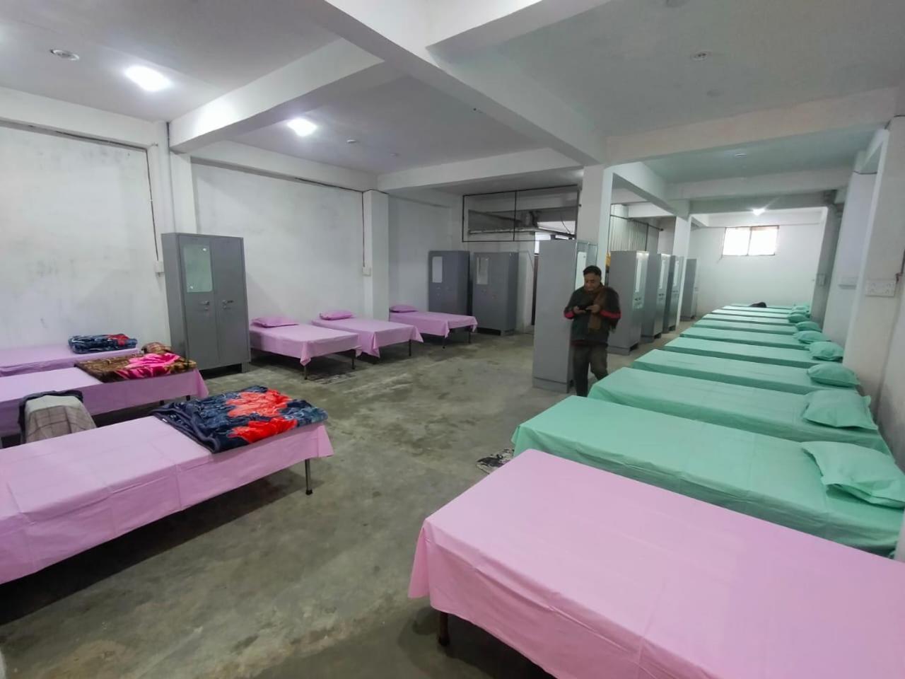 Nityanand Bed & Breakfast Allāhābād Junction Eksteriør bilde