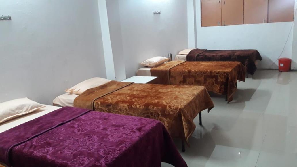 Nityanand Bed & Breakfast Allāhābād Junction Eksteriør bilde